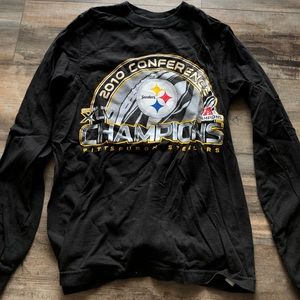 Pittsburgh Steelers Long Sleeve Shirt. Size adult small.